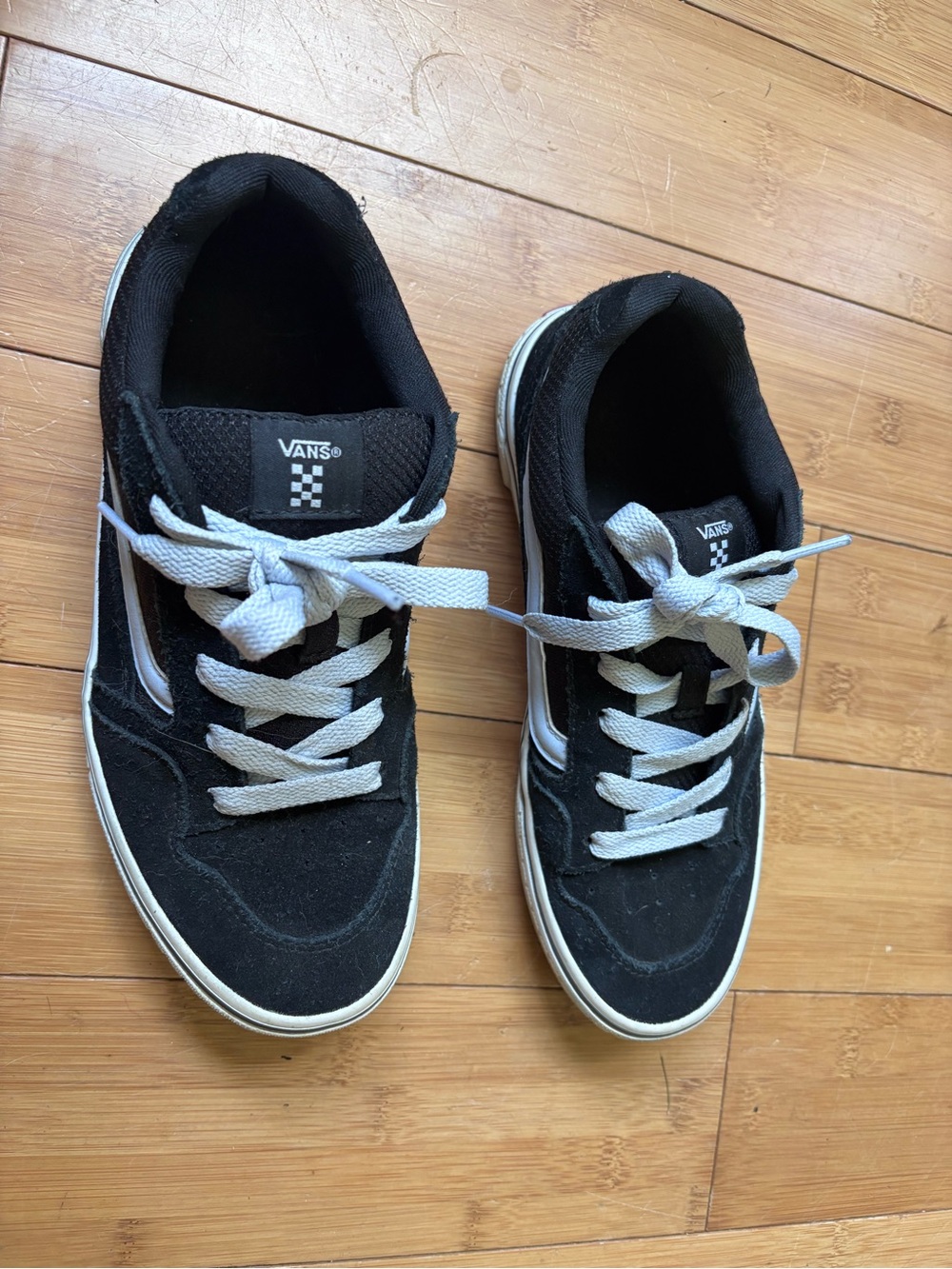 Vans Youth Black Low-Top Skate Shoes. Sz 6